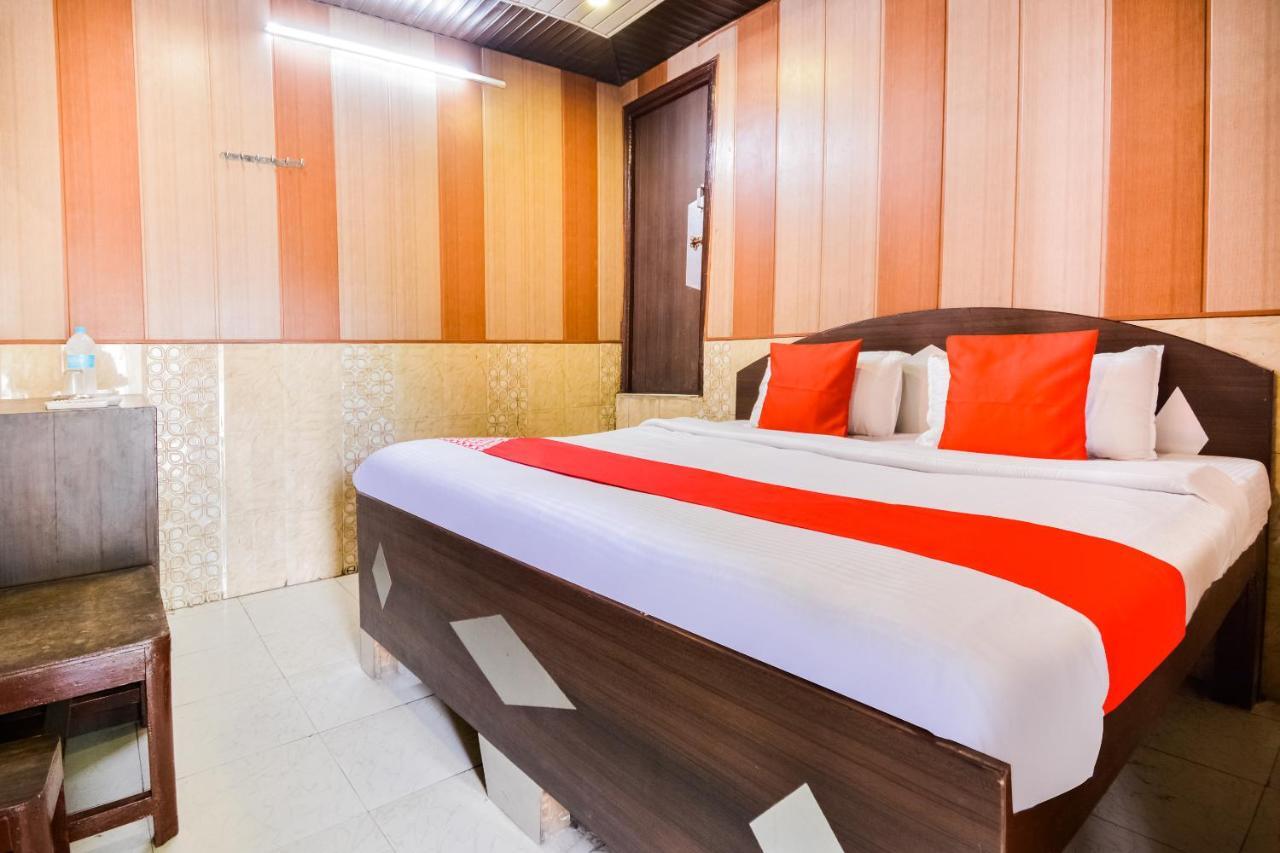 Oyo 46152 Hotel Neelam Karnāl Buitenkant foto