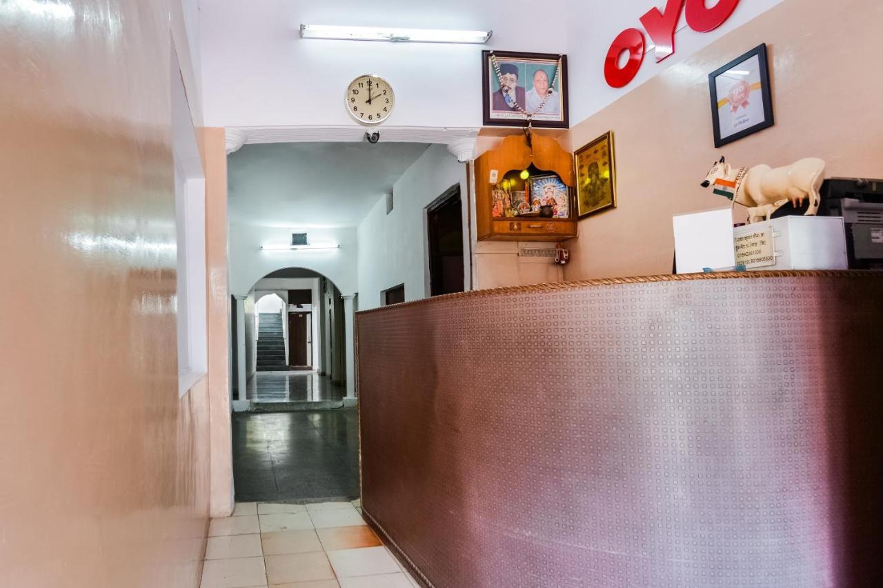 Oyo 46152 Hotel Neelam Karnāl Buitenkant foto