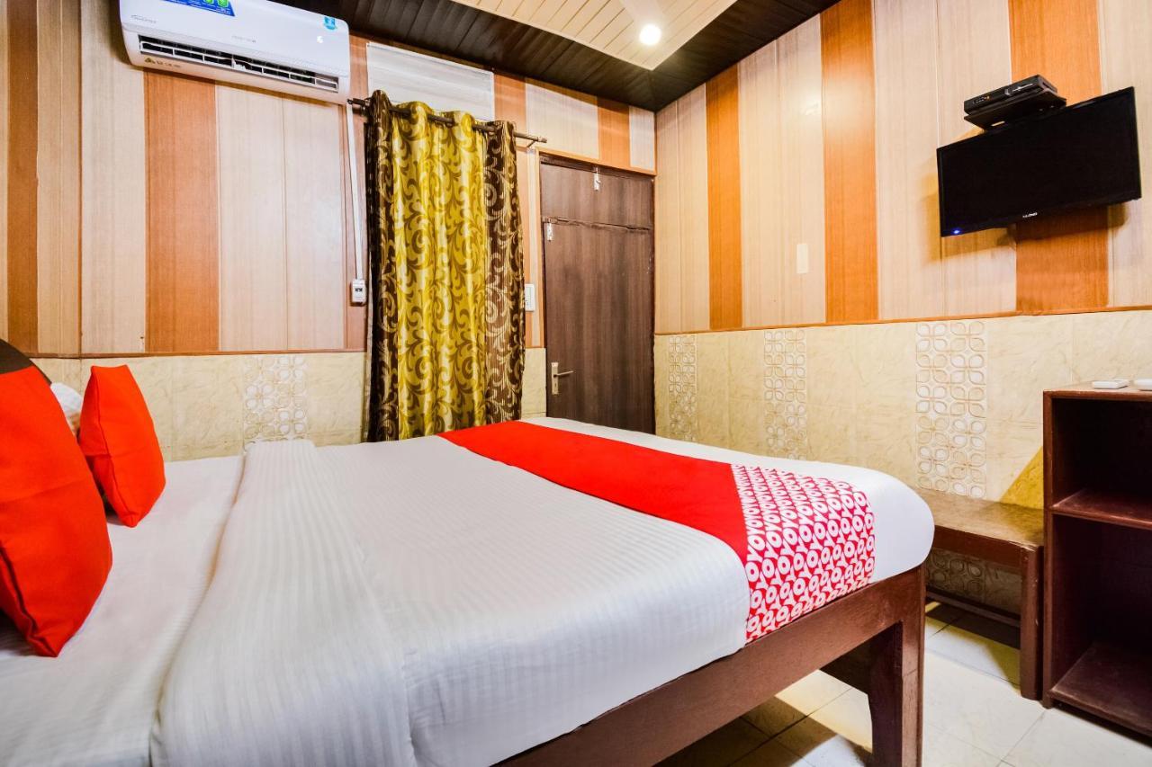 Oyo 46152 Hotel Neelam Karnāl Buitenkant foto